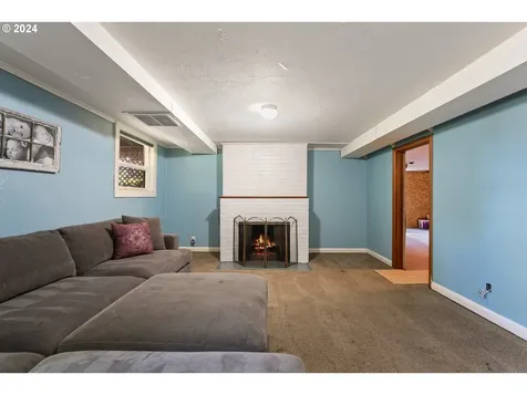 1213 N 7th Avenue Kelso WA 98626