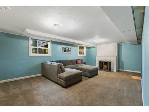 1213 N 7th Avenue Kelso WA 98626