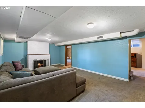 1213 N 7th Avenue Kelso WA 98626