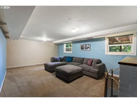 1213 N 7th Avenue Kelso WA 98626