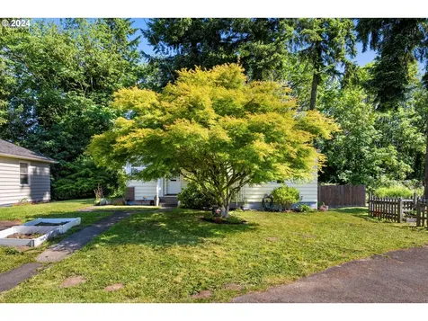 1213 N 7th Avenue Kelso WA 98626