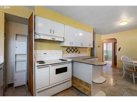 1213 N 7th Avenue Kelso WA 98626