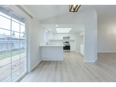 1900 Clark Avenue Cottage Grove OR 97424