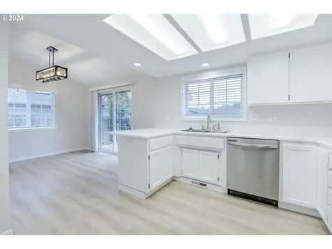 1900 Clark Avenue Cottage Grove OR 97424