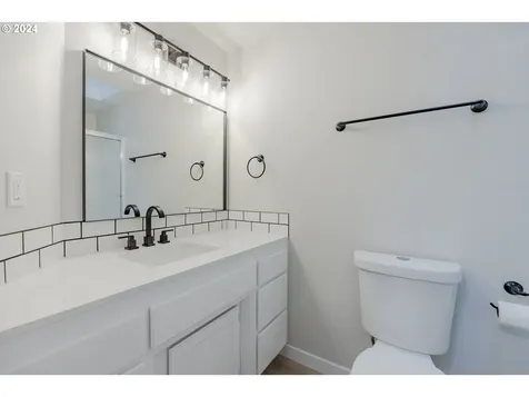 1900 Clark Avenue Cottage Grove OR 97424