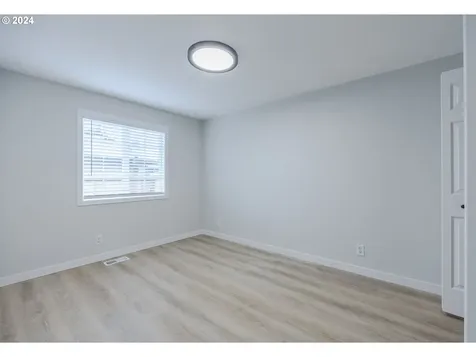 1900 Clark Avenue Cottage Grove OR 97424