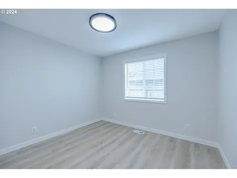 1900 Clark Avenue Cottage Grove OR 97424