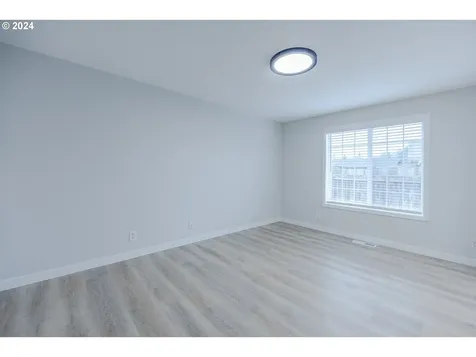 1900 Clark Avenue Cottage Grove OR 97424