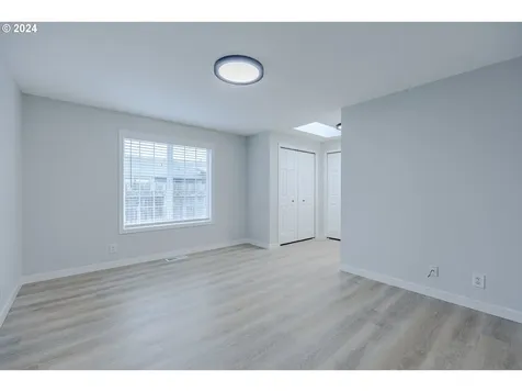 1900 Clark Avenue Cottage Grove OR 97424