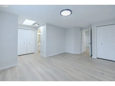 1900 Clark Avenue Cottage Grove OR 97424