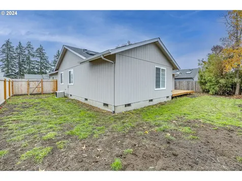1900 Clark Avenue Cottage Grove OR 97424