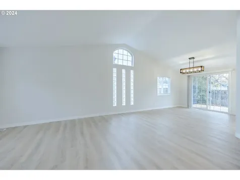 1900 Clark Avenue Cottage Grove OR 97424
