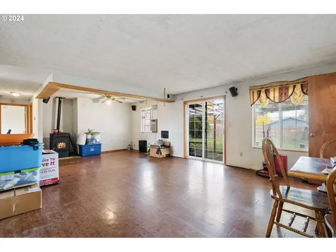 565 W Airway Road Lebanon OR 97355