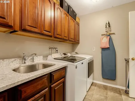 536 NW Willamette Court Mcminnville OR 97128