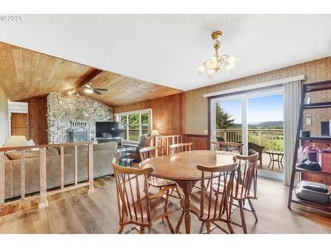1720 Fernwood Drive Tillamook OR 97141