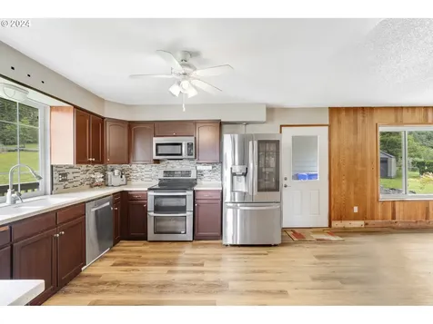 1720 Fernwood Drive Tillamook OR 97141