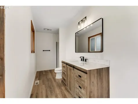 1720 Fernwood Drive Tillamook OR 97141