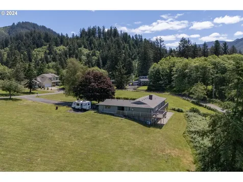 1720 Fernwood Drive Tillamook OR 97141