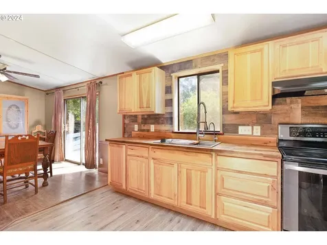 7810 Nonpareil Road Sutherlin OR 97479