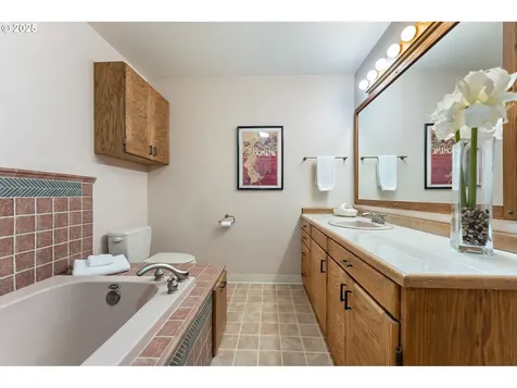 16605 NE Mountain Home Road Sherwood OR 97140