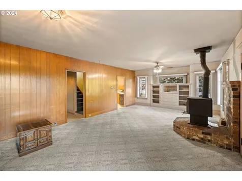 152 S Palatine Hill Road Portland OR 97219