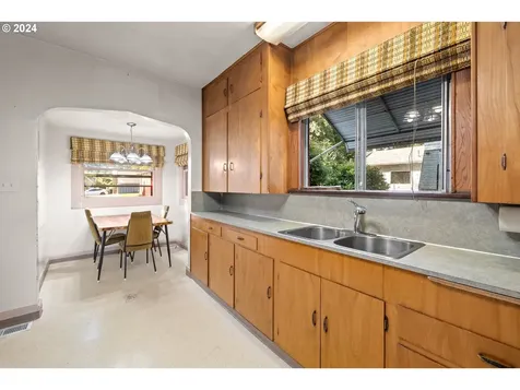152 S Palatine Hill Road Portland OR 97219