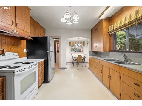 152 S Palatine Hill Road Portland OR 97219