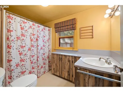 152 S Palatine Hill Road Portland OR 97219