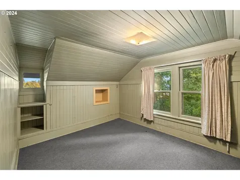 152 S Palatine Hill Road Portland OR 97219