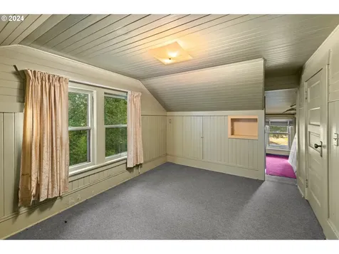 152 S Palatine Hill Road Portland OR 97219