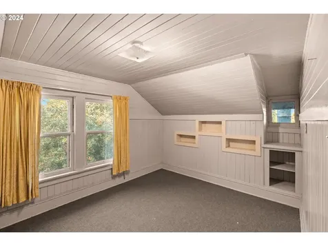 152 S Palatine Hill Road Portland OR 97219