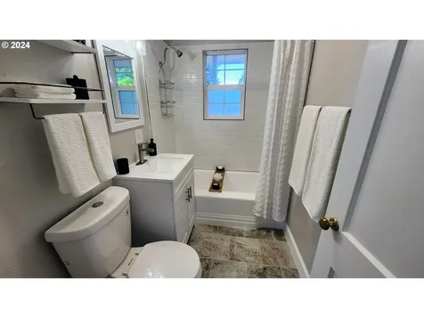 1315 NE 112th Avenue Portland OR 97220