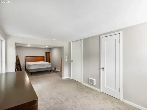 872 SW Broadway Drive Portland OR 97201