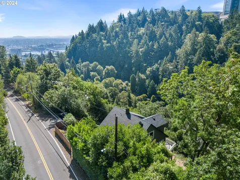 872 SW Broadway Drive Portland OR 97201