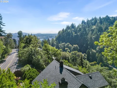 872 SW Broadway Drive Portland OR 97201