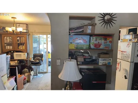 9135 Se Pine Street Portland OR 97216