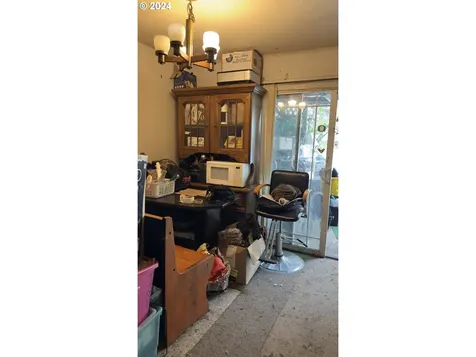 9135 Se Pine Street Portland OR 97216
