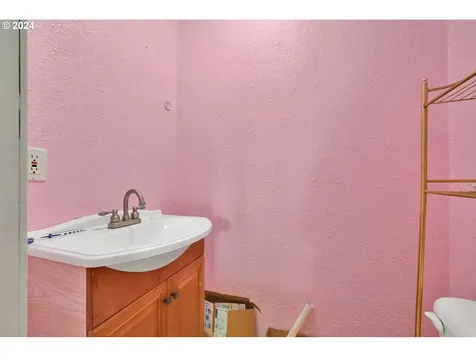 310 E Oak Street Lebanon OR 97355