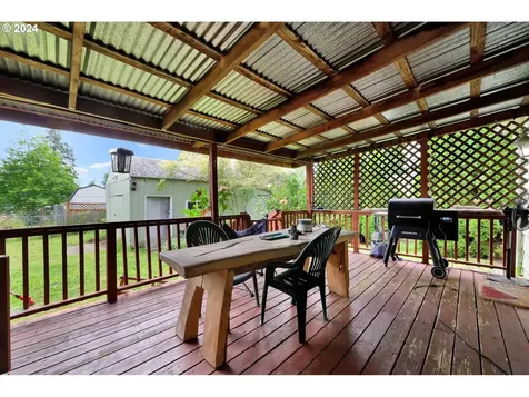 310 E Oak Street Lebanon OR 97355