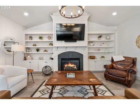 5633 Mount Vernon Street SE Salem OR 97306
