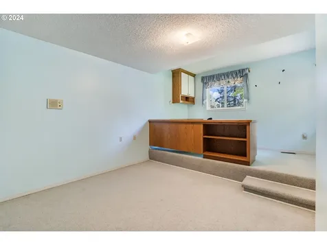 12105 Sw 60th Avenue Portland OR 97219