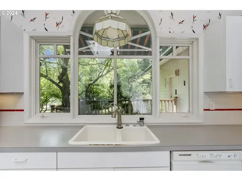 12105 Sw 60th Avenue Portland OR 97219