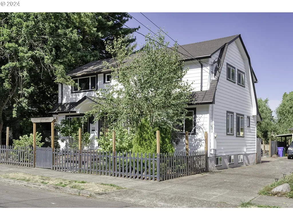 9323 N Bristol Avenue Portland OR 97203