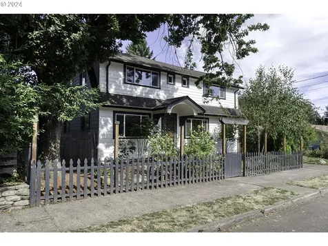 9323 N Bristol Avenue Portland OR 97203