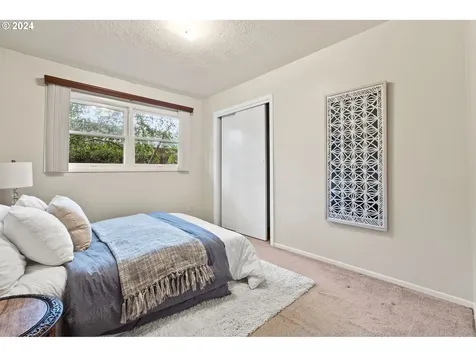 11943 Ne Stanton Street Portland OR 97220