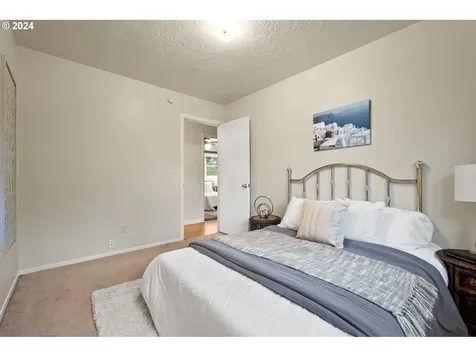 11943 Ne Stanton Street Portland OR 97220