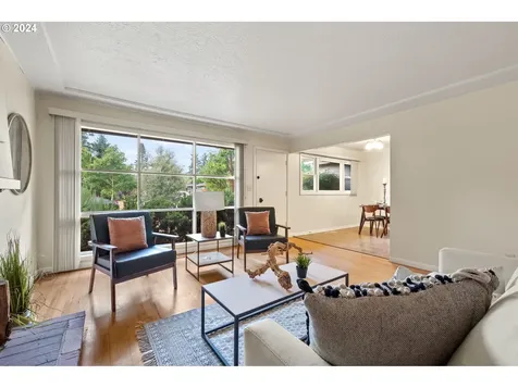 11943 Ne Stanton Street Portland OR 97220