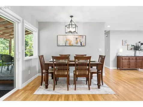 16284 Bonaire Avenue Lake Oswego OR 97035