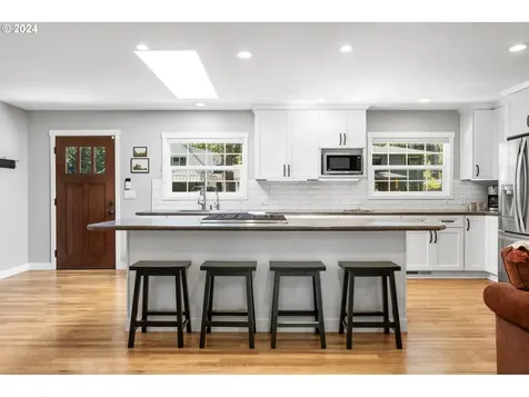 16284 Bonaire Avenue Lake Oswego OR 97035