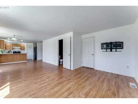 805 N Raven Drive Ridgefield WA 98642